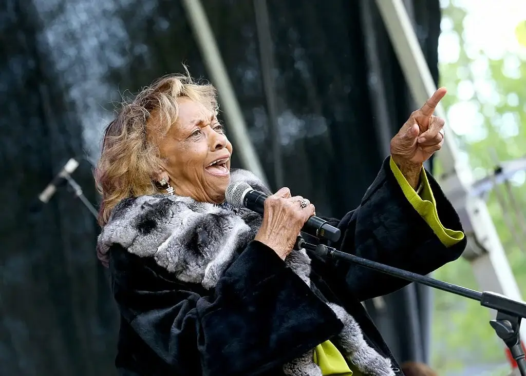 Cissy Houston Net Worth A Legendary Career in Music Vogue Sunglass